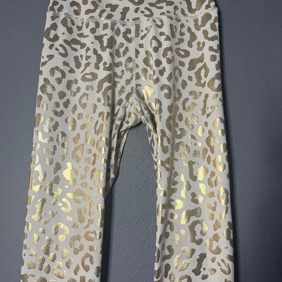 Unbranded Metallic Leopard Print High Waisted Leggings Girls Size Small Gold - Picture 3 of 9